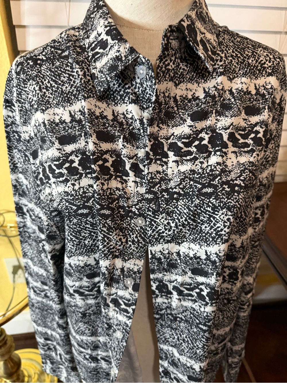 Black & White Printed Women's Button Down Shirt - Picture 2 of 9